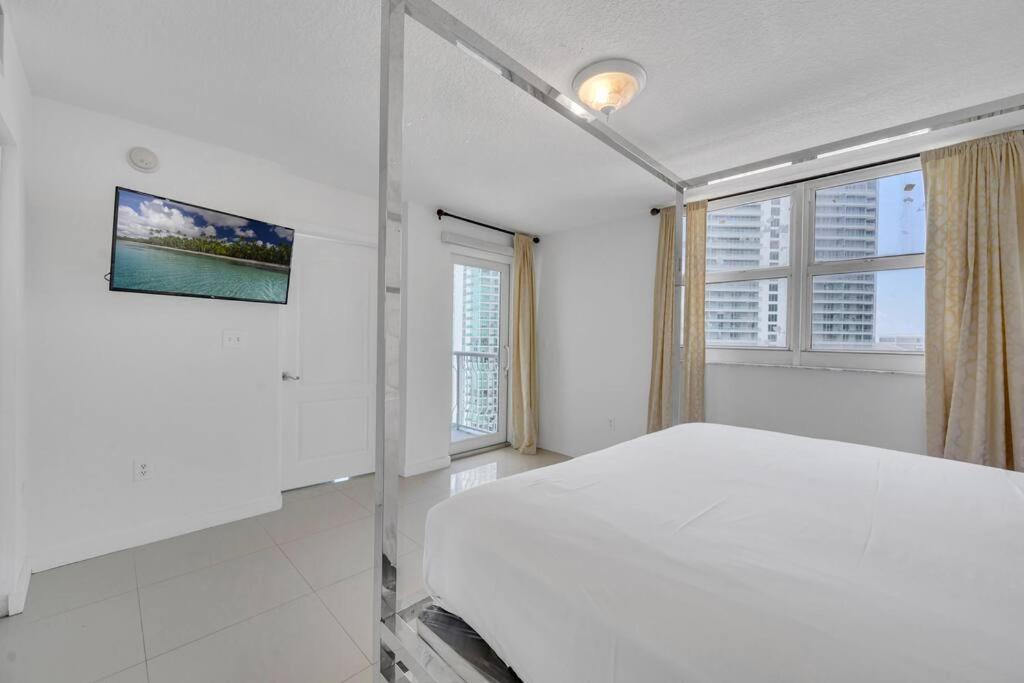 Apartmán Luxurious Private Unit With Parking Miami Exteriér fotografie