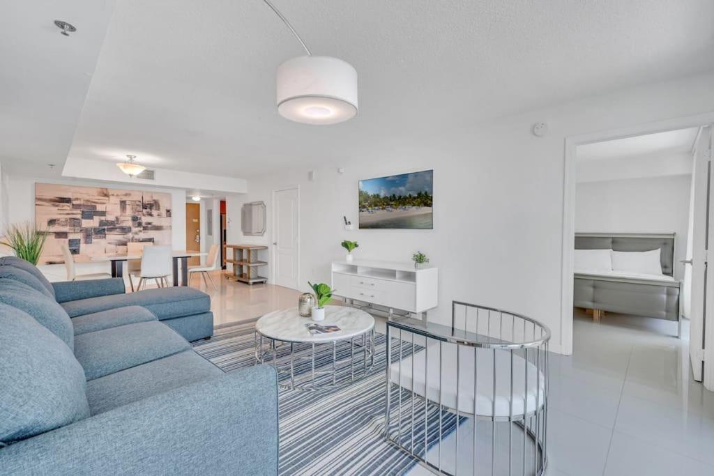 Apartmán Luxurious Private Unit With Parking Miami Exteriér fotografie