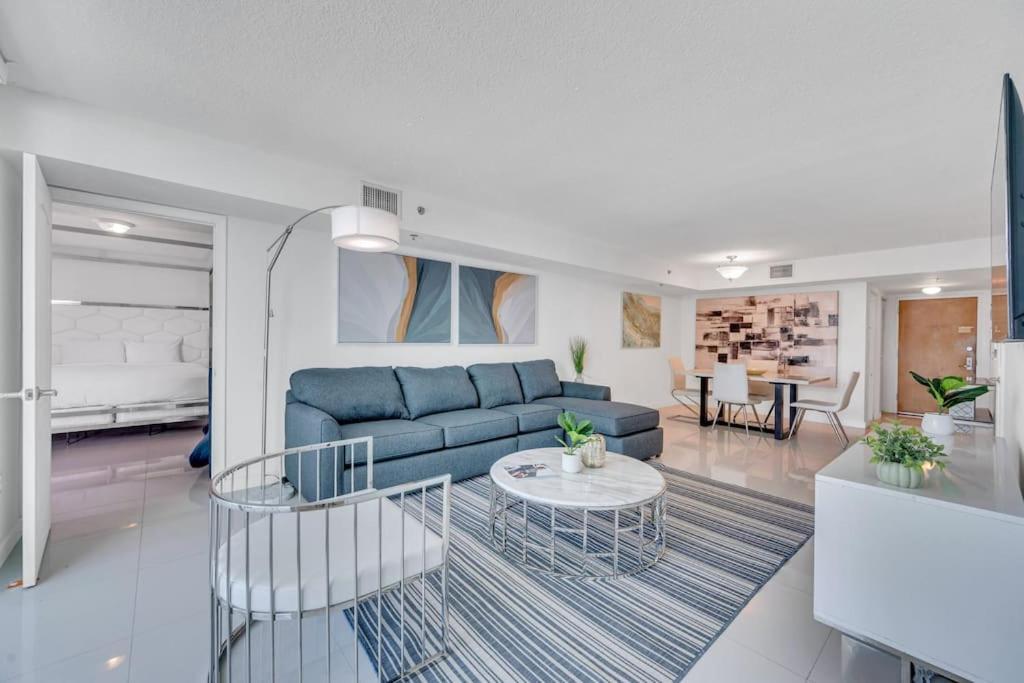Apartmán Luxurious Private Unit With Parking Miami Exteriér fotografie