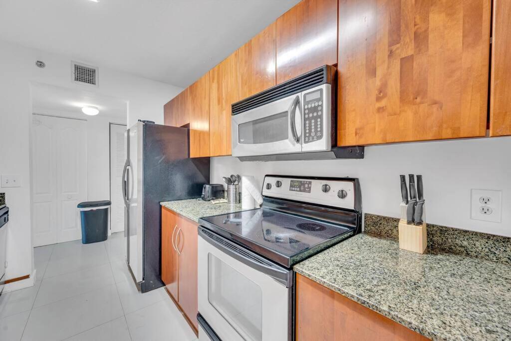 Apartmán Luxurious Private Unit With Parking Miami Exteriér fotografie